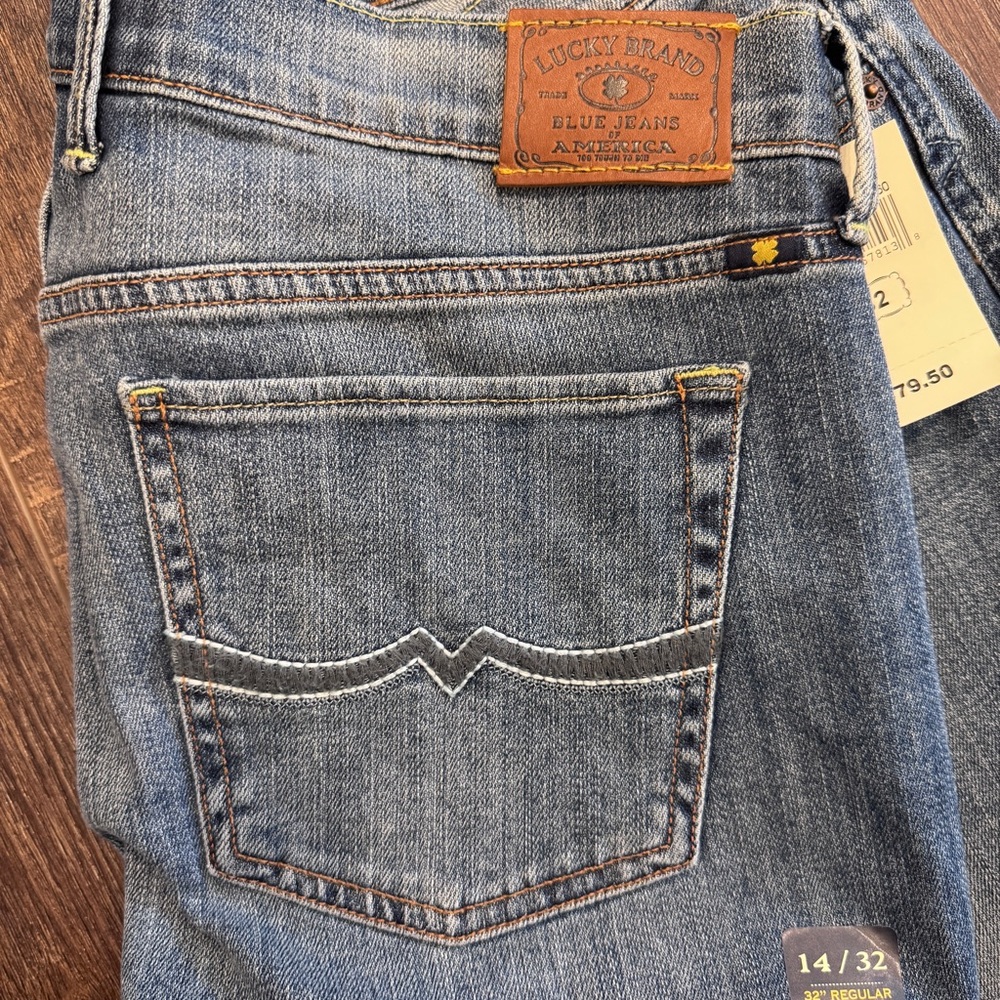 Lucky Brand Women’s Sweet ‘n Straight Blue Jean Light Wash Size 14/32 - Picture 3 of 5